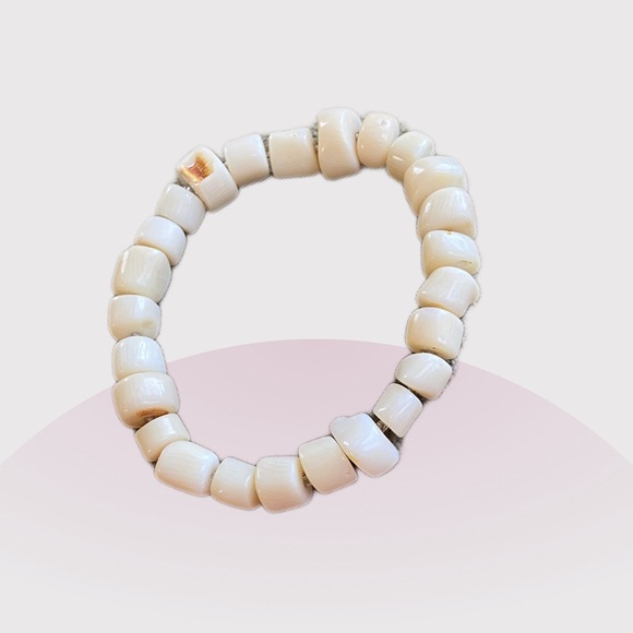 Silpada Bamboo Coral Stretch Bracelet
SINGLE and ready to Mingle! - Picture 2 of 5